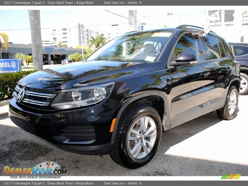 2017 Volkswagen Tiguan S Deep Black Pearl / Beige/Black Photo #5