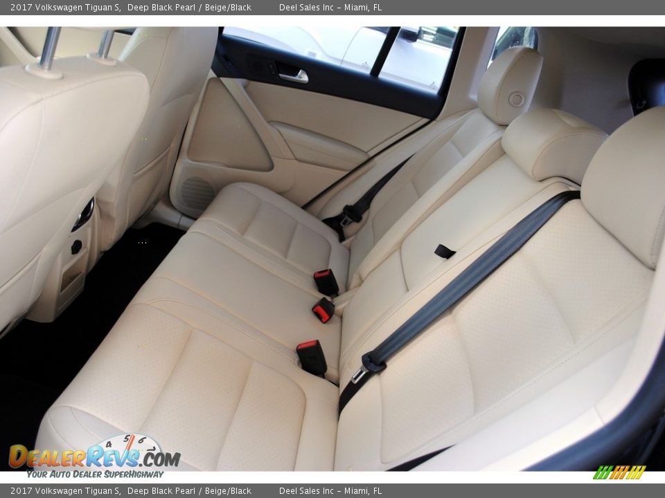 2017 Volkswagen Tiguan S Deep Black Pearl / Beige/Black Photo #11