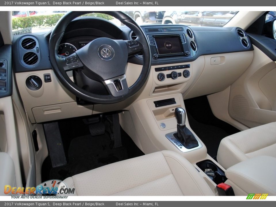 2017 Volkswagen Tiguan S Deep Black Pearl / Beige/Black Photo #12