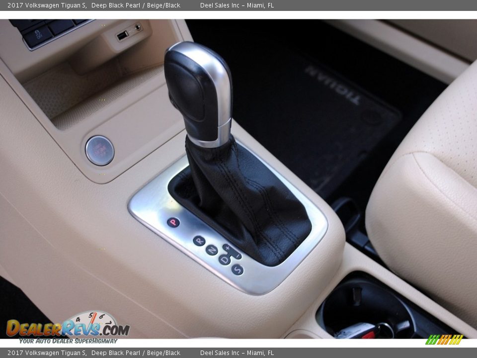 2017 Volkswagen Tiguan S Deep Black Pearl / Beige/Black Photo #14