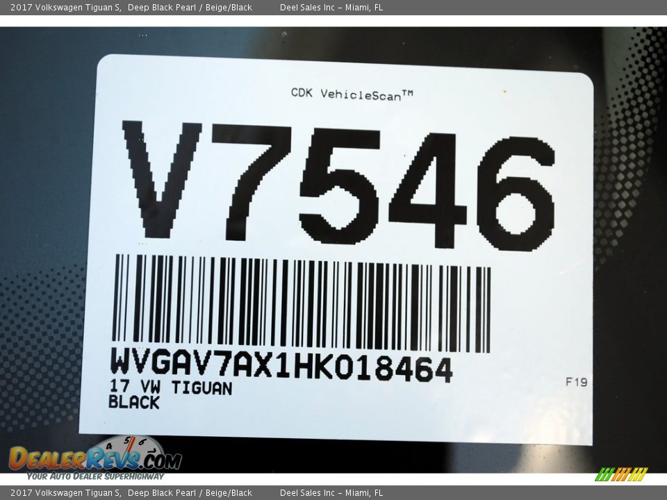 2017 Volkswagen Tiguan S Deep Black Pearl / Beige/Black Photo #20