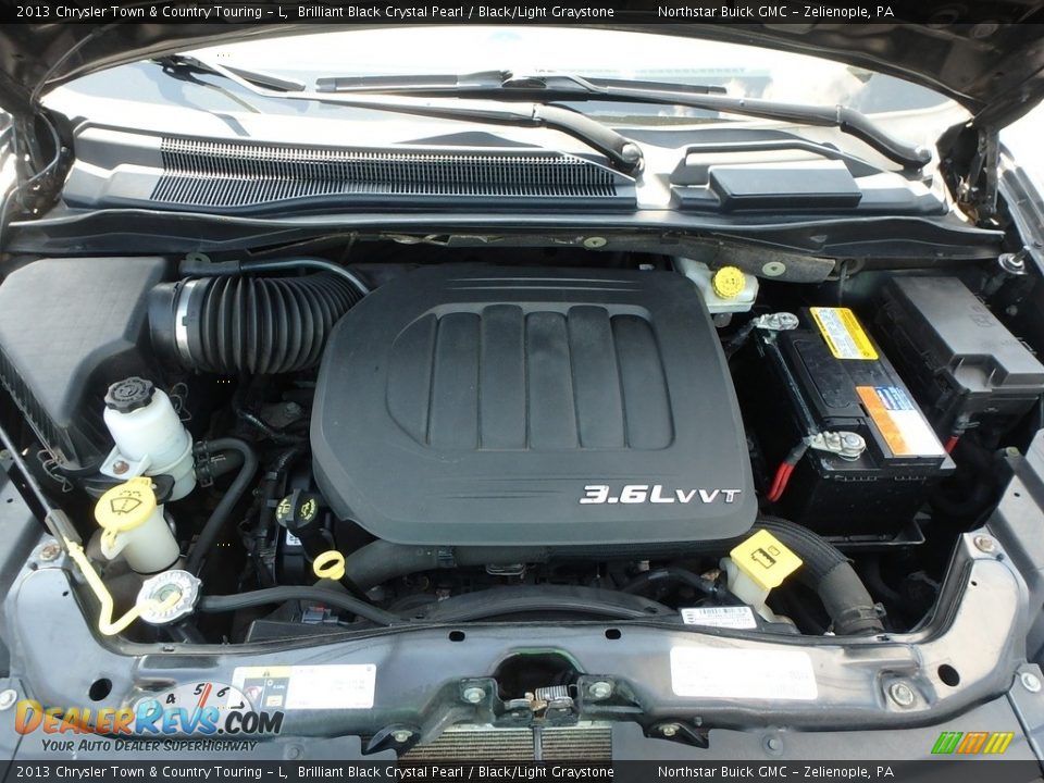 2013 Chrysler Town & Country Touring - L Brilliant Black Crystal Pearl / Black/Light Graystone Photo #2