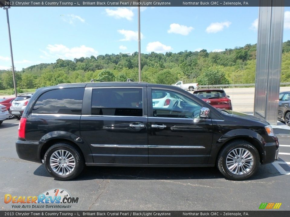 2013 Chrysler Town & Country Touring - L Brilliant Black Crystal Pearl / Black/Light Graystone Photo #5