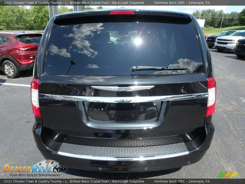 2013 Chrysler Town & Country Touring - L Brilliant Black Crystal Pearl / Black/Light Graystone Photo #9