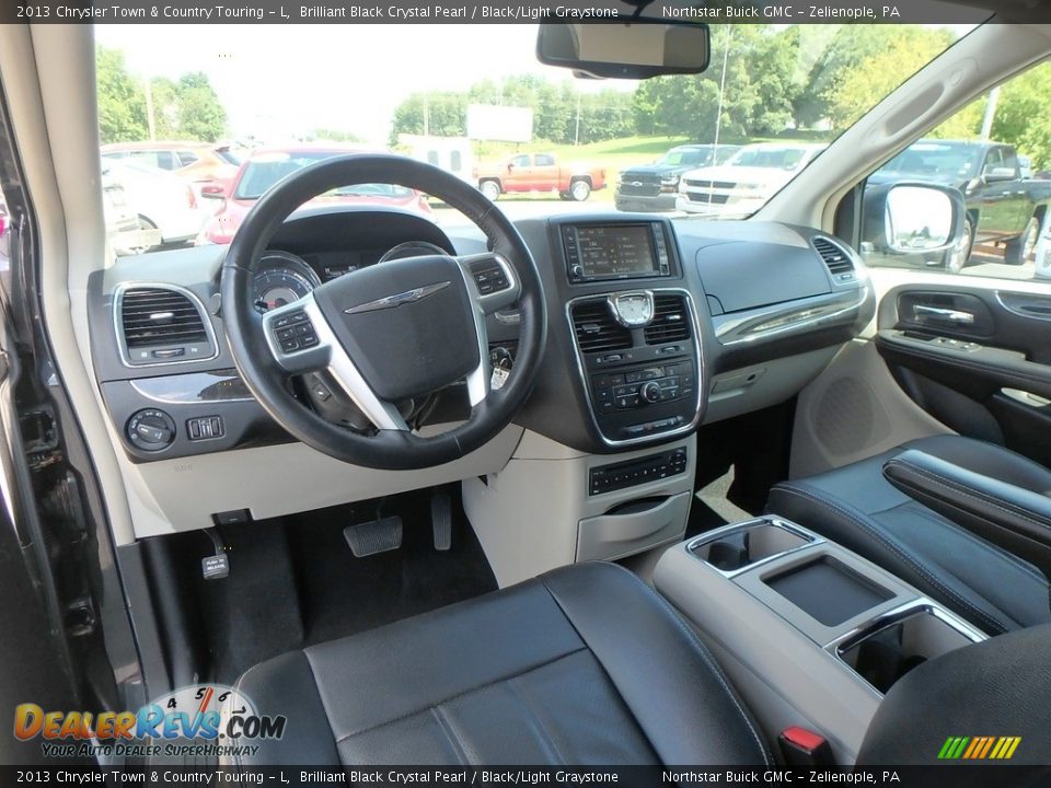 2013 Chrysler Town & Country Touring - L Brilliant Black Crystal Pearl / Black/Light Graystone Photo #21