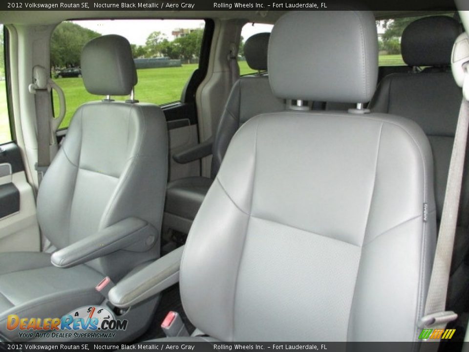 2012 Volkswagen Routan SE Nocturne Black Metallic / Aero Gray Photo #10