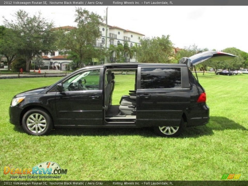 2012 Volkswagen Routan SE Nocturne Black Metallic / Aero Gray Photo #11