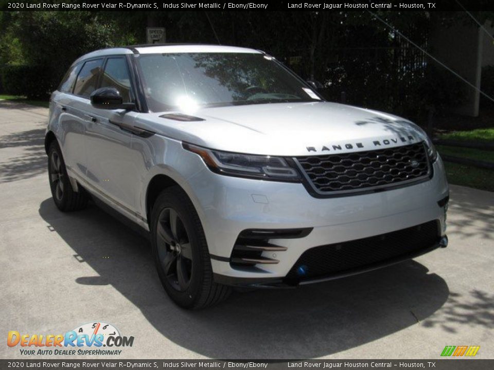 Front 3/4 View of 2020 Land Rover Range Rover Velar R-Dynamic S Photo #2