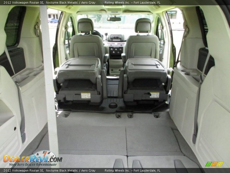 2012 Volkswagen Routan SE Nocturne Black Metallic / Aero Gray Photo #20
