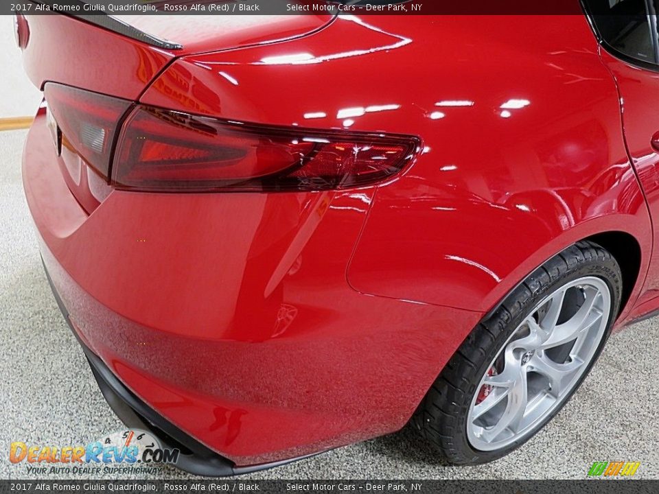 2017 Alfa Romeo Giulia Quadrifoglio Rosso Alfa (Red) / Black Photo #6