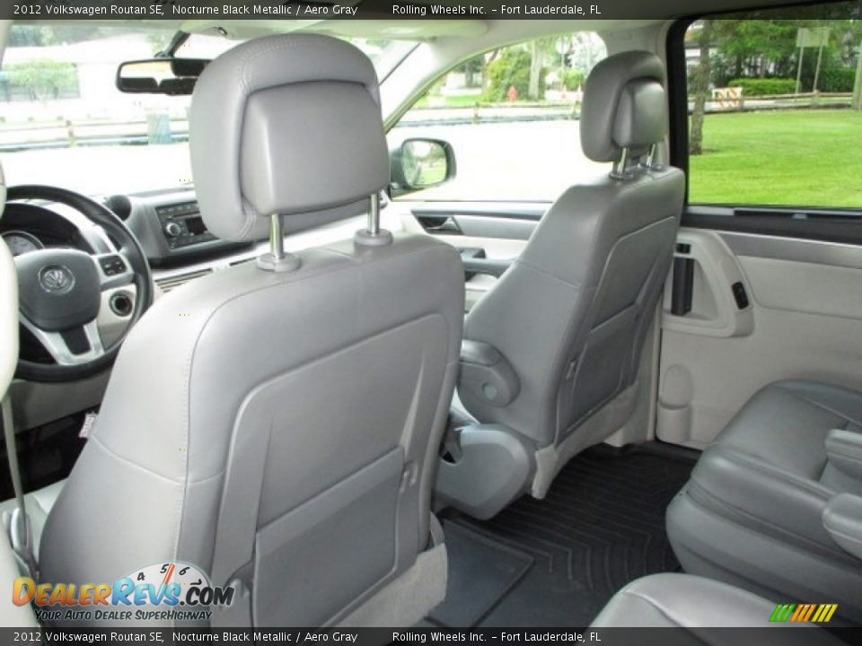2012 Volkswagen Routan SE Nocturne Black Metallic / Aero Gray Photo #32