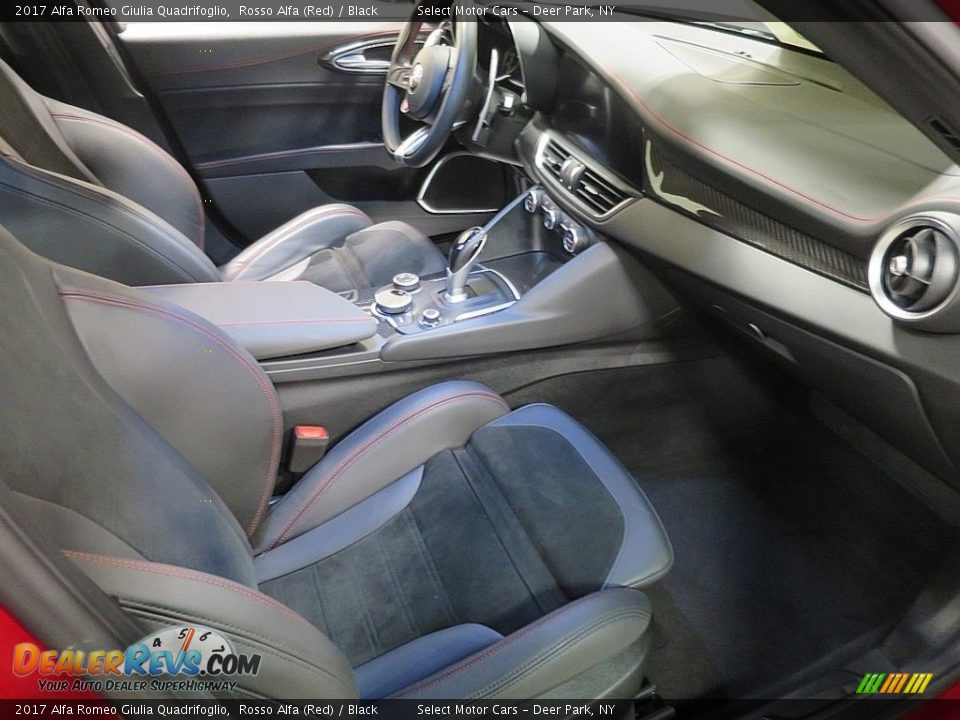 2017 Alfa Romeo Giulia Quadrifoglio Rosso Alfa (Red) / Black Photo #18
