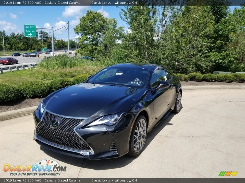Front 3/4 View of 2019 Lexus RC 300 AWD Photo #1