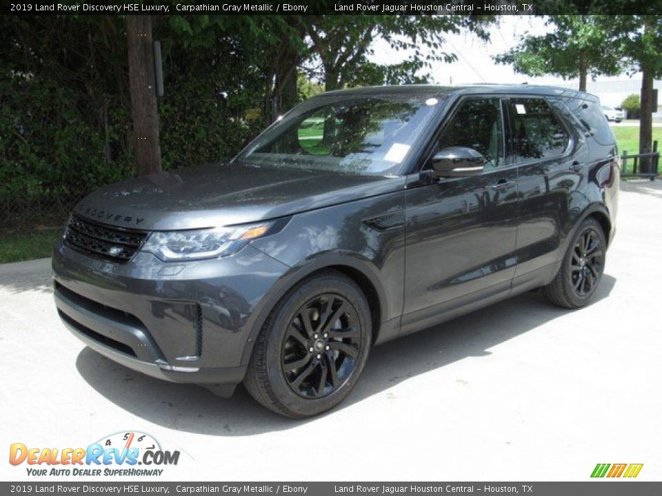 Front 3/4 View of 2019 Land Rover Discovery HSE Luxury Photo #10