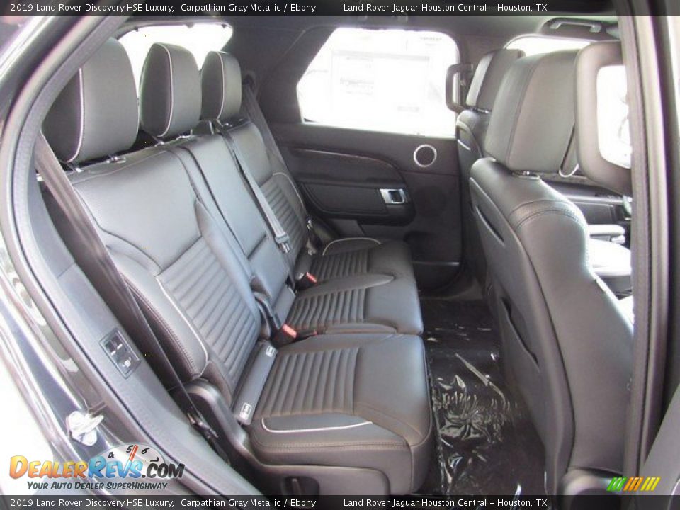 Rear Seat of 2019 Land Rover Discovery HSE Luxury Photo #18
