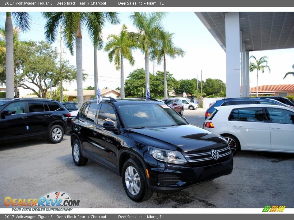 2017 Volkswagen Tiguan S Deep Black Pearl / Charcoal Photo #1