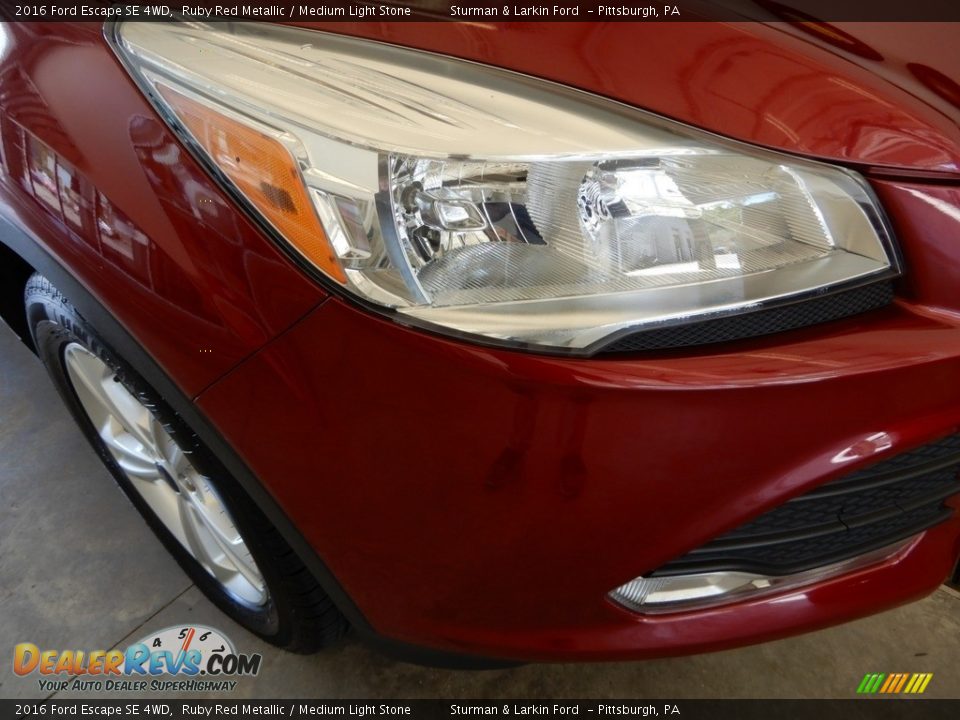 2016 Ford Escape SE 4WD Ruby Red Metallic / Medium Light Stone Photo #2