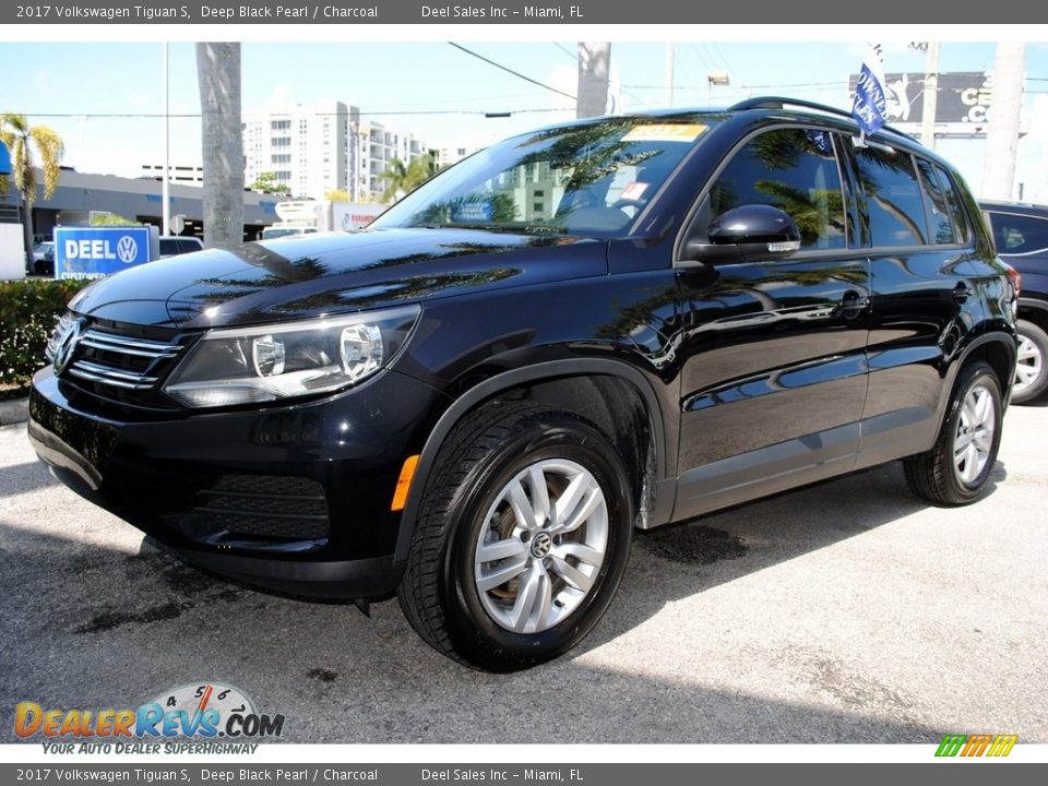 2017 Volkswagen Tiguan S Deep Black Pearl / Charcoal Photo #5