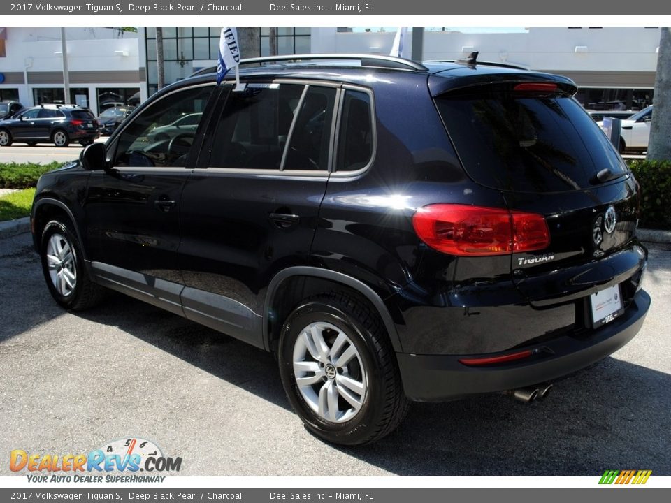 2017 Volkswagen Tiguan S Deep Black Pearl / Charcoal Photo #6