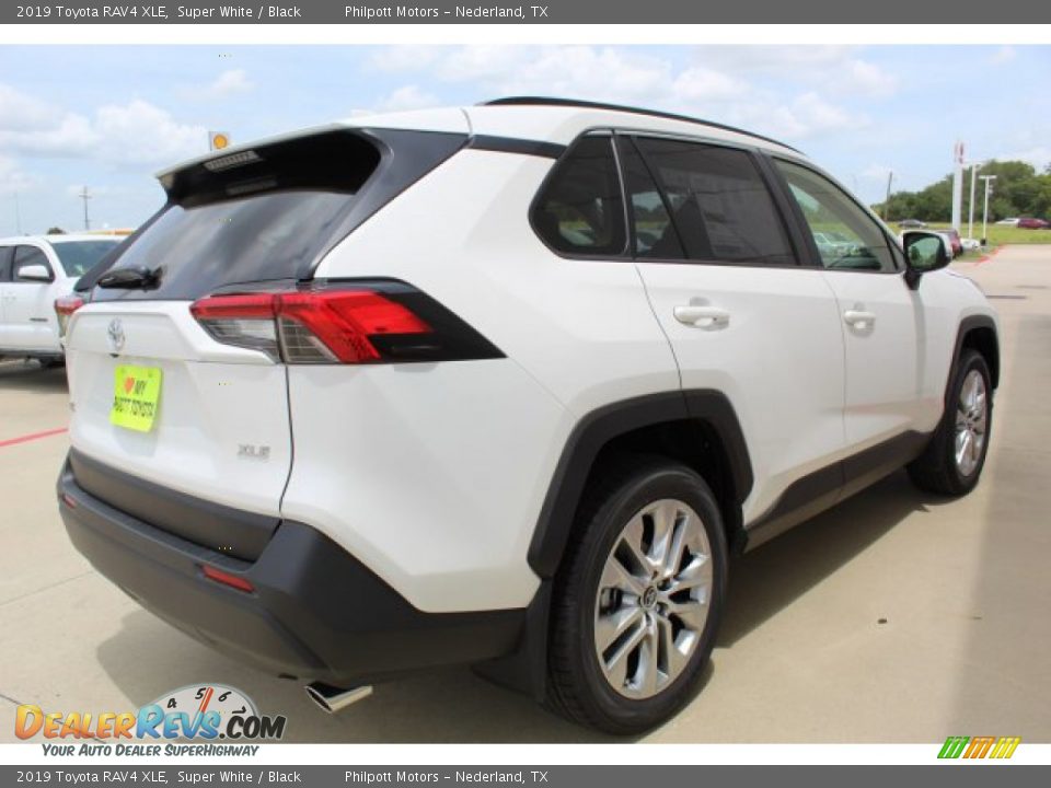 2019 Toyota RAV4 XLE Super White / Black Photo #7