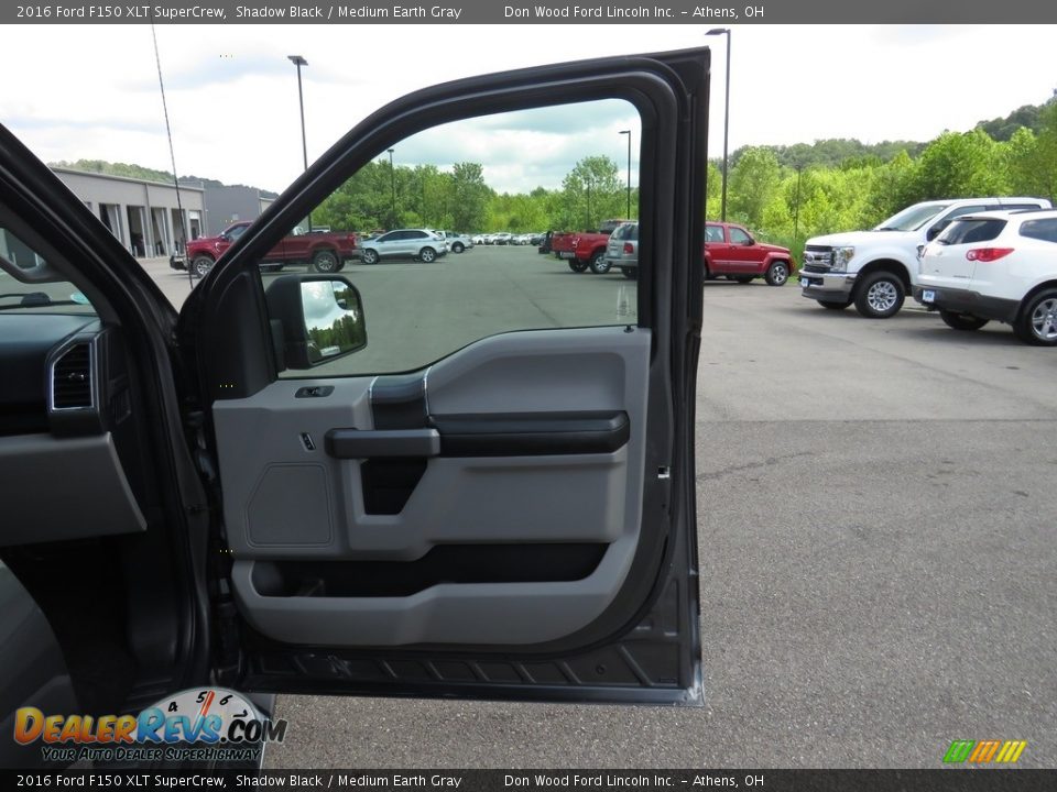 2016 Ford F150 XLT SuperCrew Shadow Black / Medium Earth Gray Photo #24