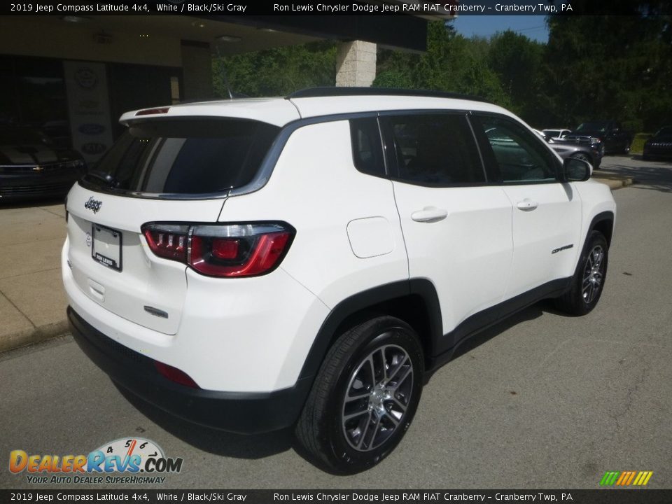 2019 Jeep Compass Latitude 4x4 White / Black/Ski Gray Photo #2