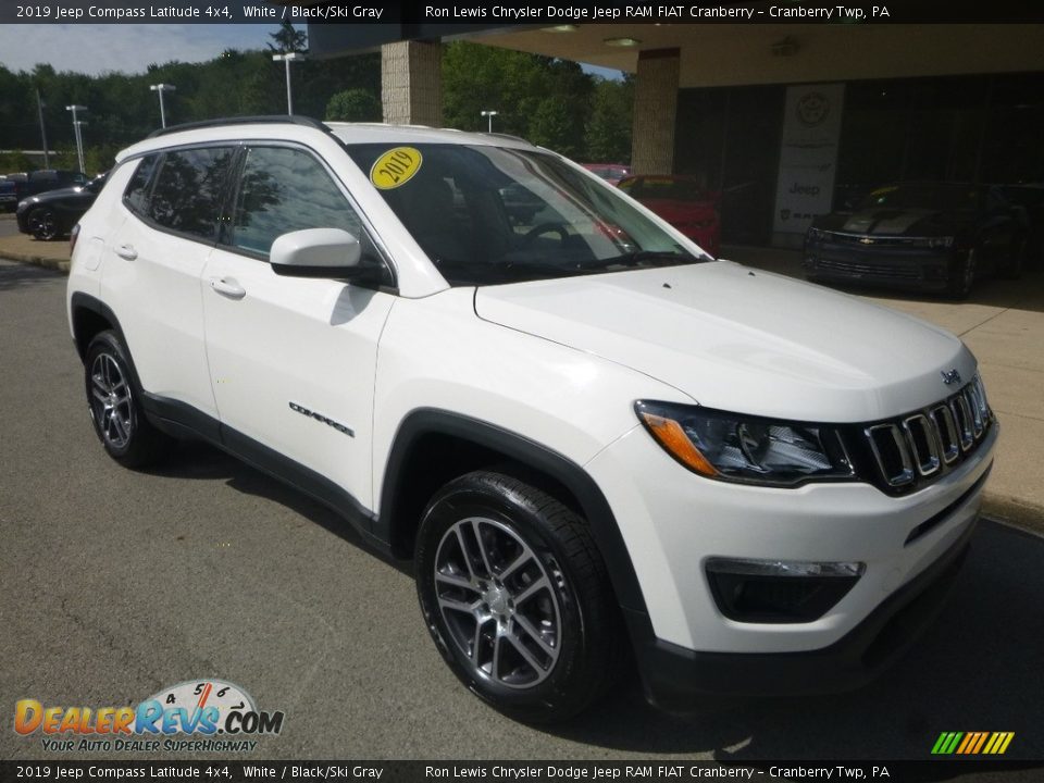 2019 Jeep Compass Latitude 4x4 White / Black/Ski Gray Photo #3