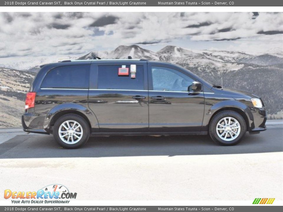 2018 Dodge Grand Caravan SXT Black Onyx Crystal Pearl / Black/Light Graystone Photo #2