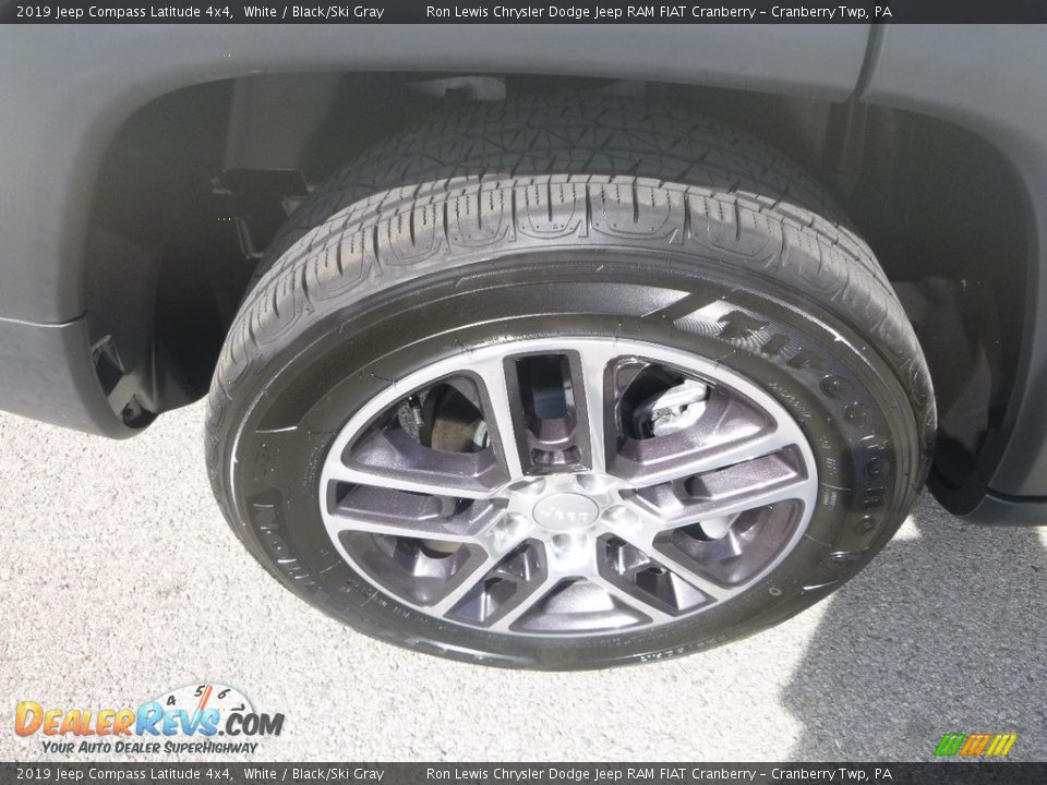 2019 Jeep Compass Latitude 4x4 White / Black/Ski Gray Photo #9