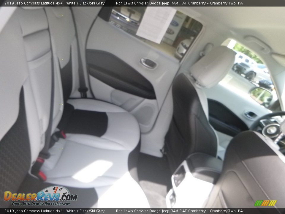 2019 Jeep Compass Latitude 4x4 White / Black/Ski Gray Photo #10