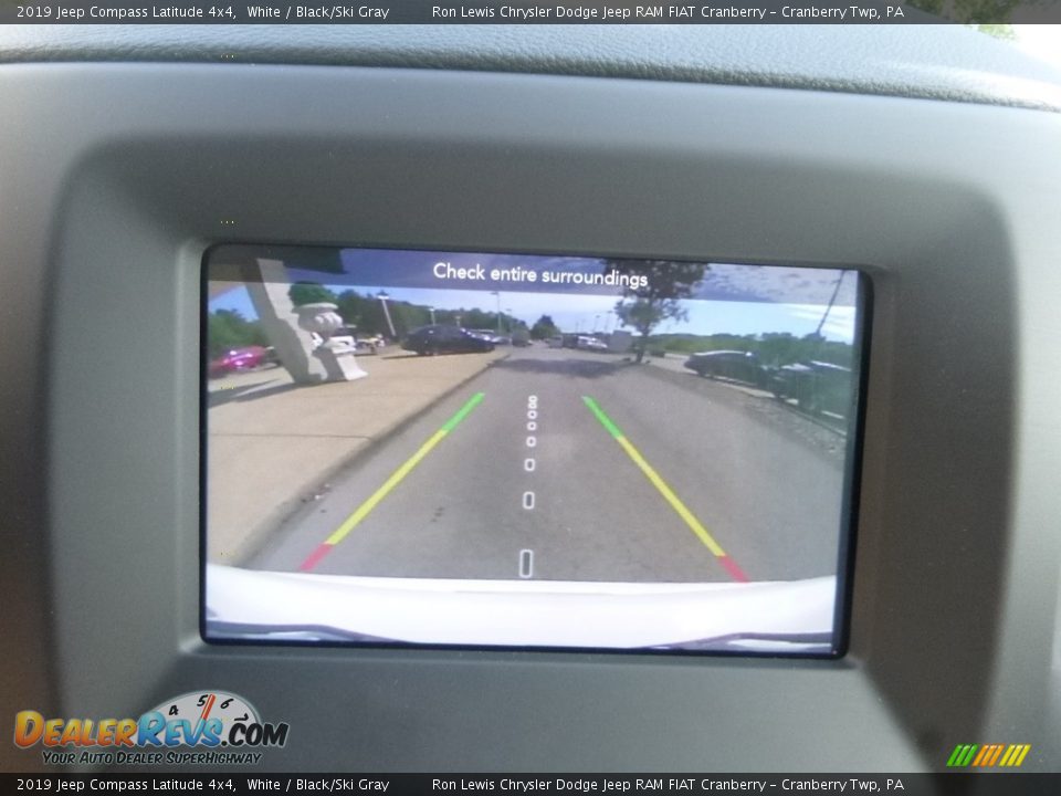 2019 Jeep Compass Latitude 4x4 White / Black/Ski Gray Photo #17