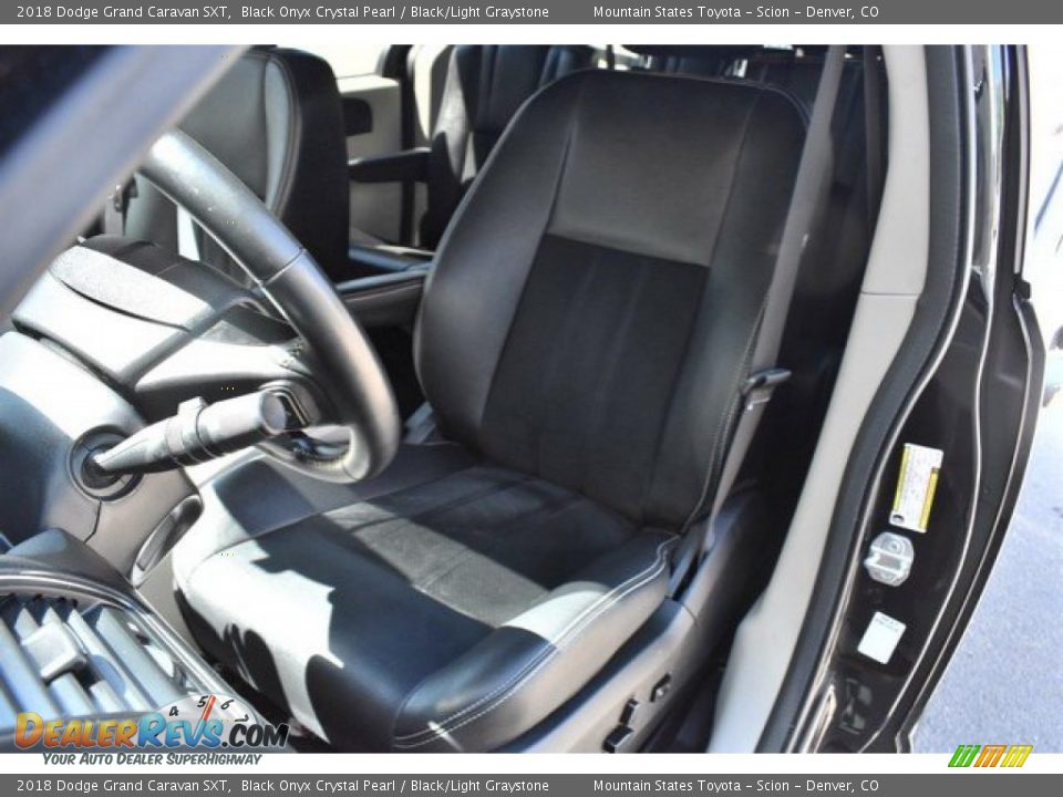 2018 Dodge Grand Caravan SXT Black Onyx Crystal Pearl / Black/Light Graystone Photo #12