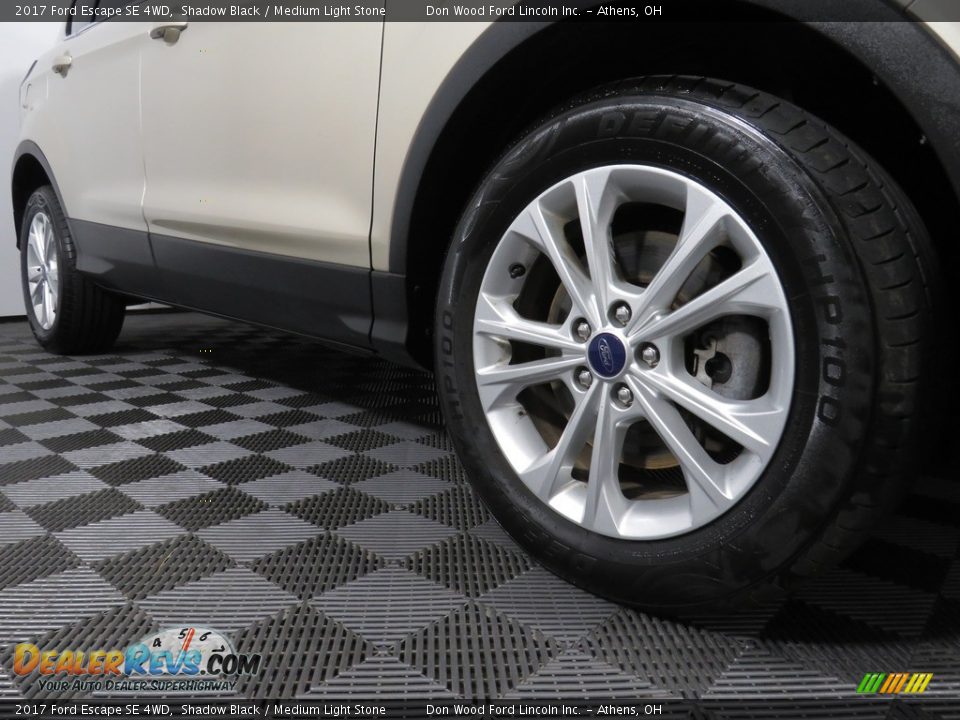 2017 Ford Escape SE 4WD Shadow Black / Medium Light Stone Photo #3