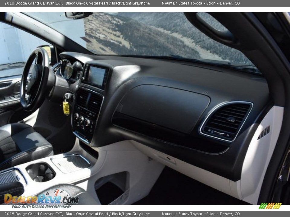 2018 Dodge Grand Caravan SXT Black Onyx Crystal Pearl / Black/Light Graystone Photo #16