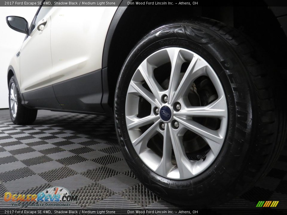 2017 Ford Escape SE 4WD Shadow Black / Medium Light Stone Photo #10