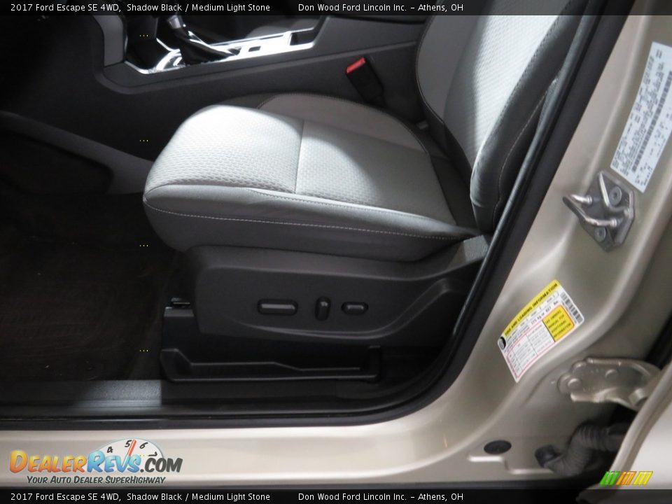 2017 Ford Escape SE 4WD Shadow Black / Medium Light Stone Photo #17