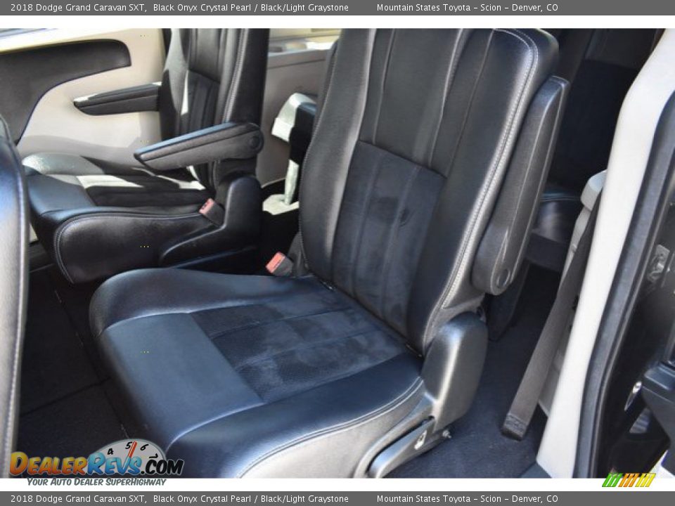 2018 Dodge Grand Caravan SXT Black Onyx Crystal Pearl / Black/Light Graystone Photo #21