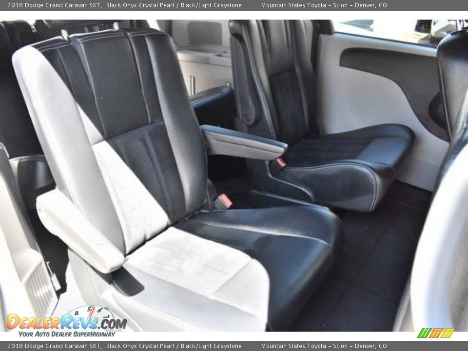 2018 Dodge Grand Caravan SXT Black Onyx Crystal Pearl / Black/Light Graystone Photo #22