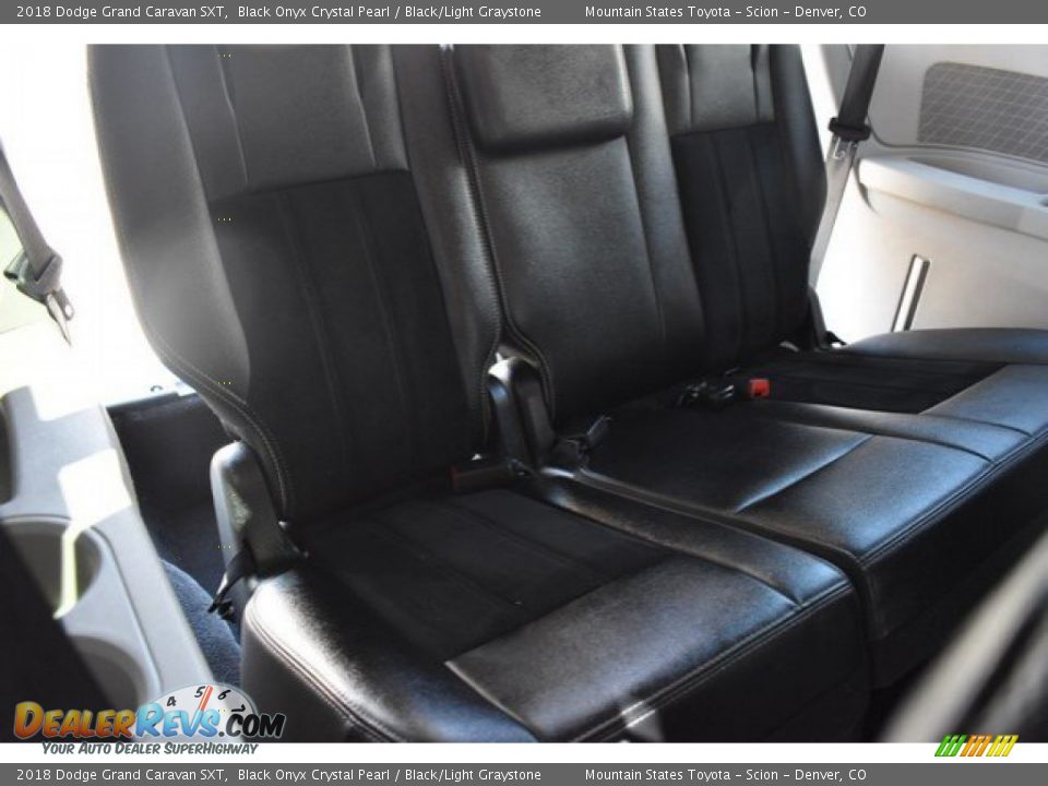 2018 Dodge Grand Caravan SXT Black Onyx Crystal Pearl / Black/Light Graystone Photo #23