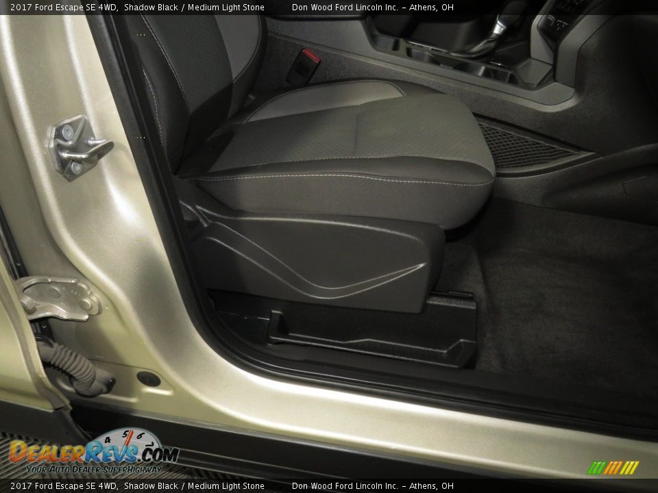 2017 Ford Escape SE 4WD Shadow Black / Medium Light Stone Photo #25