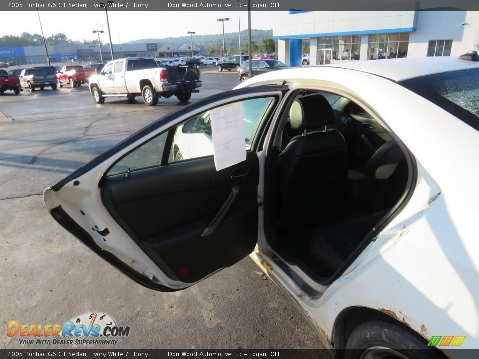 2005 Pontiac G6 GT Sedan Ivory White / Ebony Photo #17