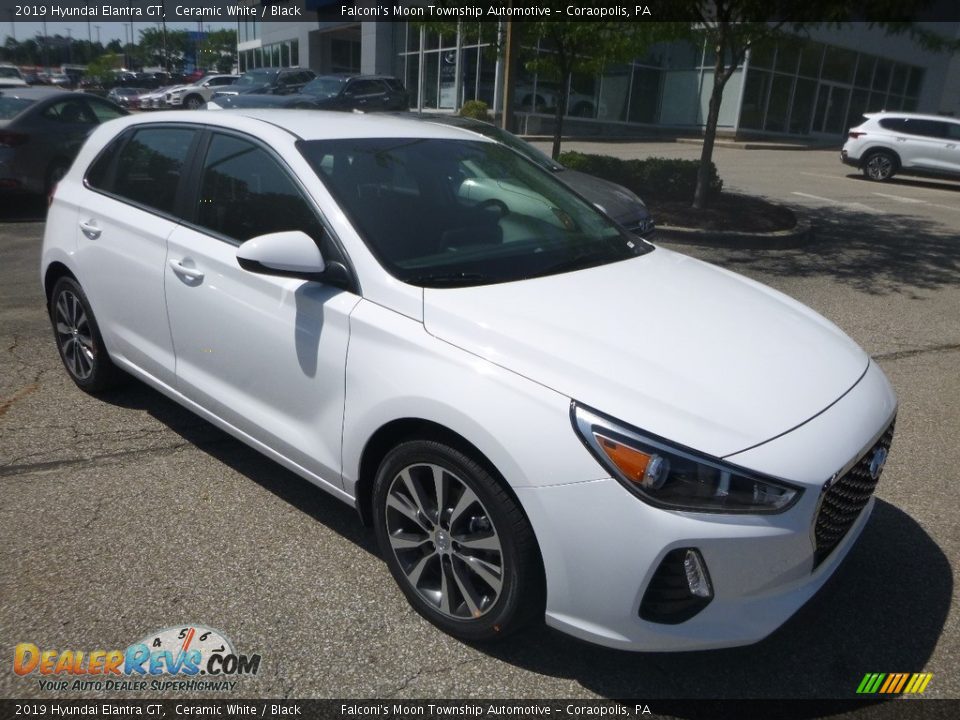 Front 3/4 View of 2019 Hyundai Elantra GT  Photo #3