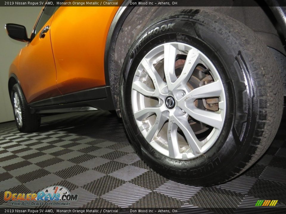 2019 Nissan Rogue SV AWD Monarch Orange Metallic / Charcoal Photo #10