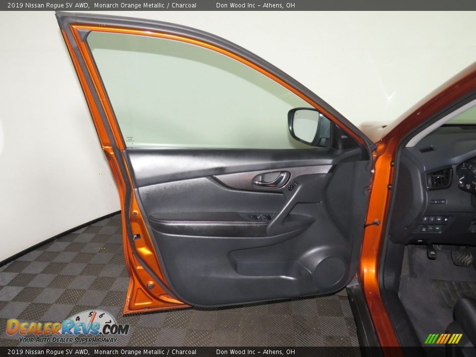 2019 Nissan Rogue SV AWD Monarch Orange Metallic / Charcoal Photo #17