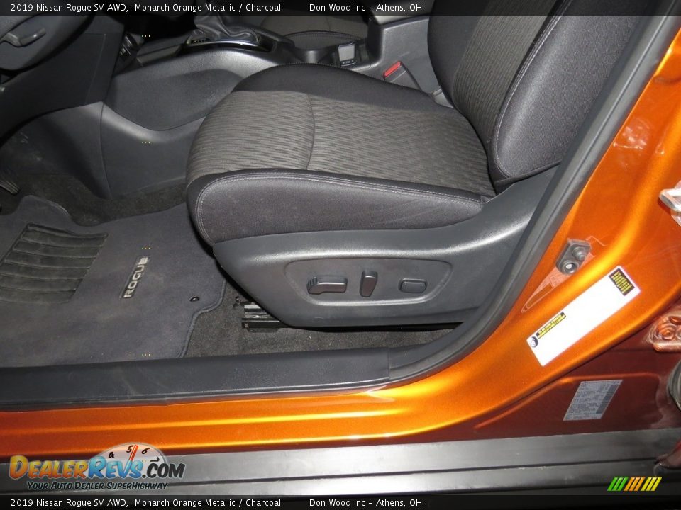 2019 Nissan Rogue SV AWD Monarch Orange Metallic / Charcoal Photo #18