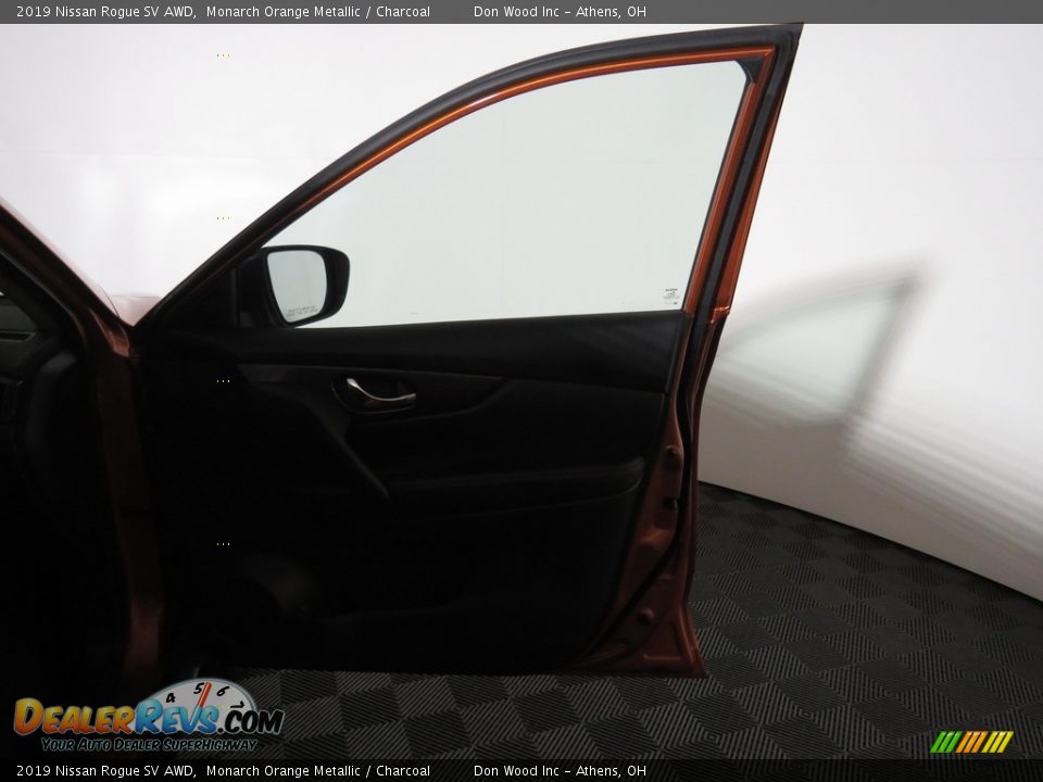 2019 Nissan Rogue SV AWD Monarch Orange Metallic / Charcoal Photo #25