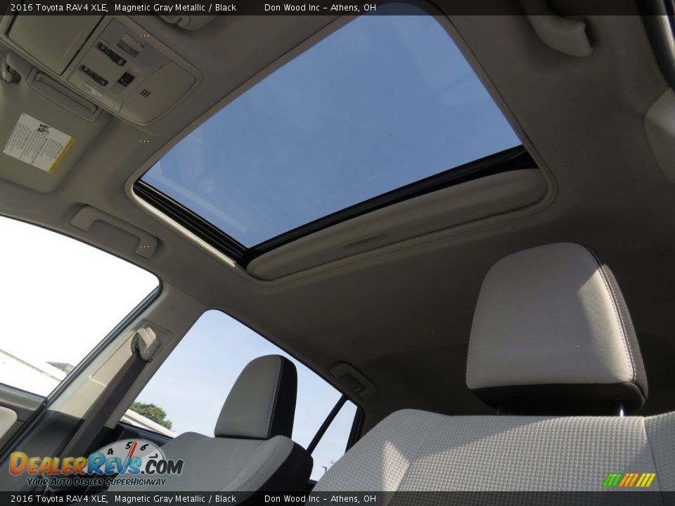 2016 Toyota RAV4 XLE Magnetic Gray Metallic / Black Photo #2