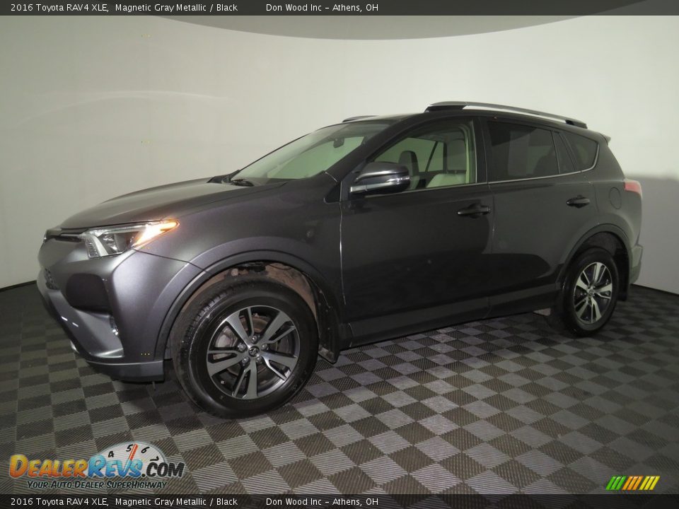 2016 Toyota RAV4 XLE Magnetic Gray Metallic / Black Photo #8