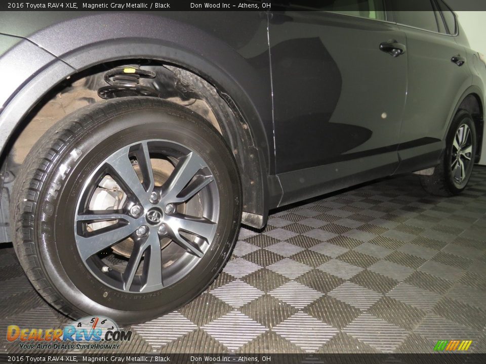 2016 Toyota RAV4 XLE Magnetic Gray Metallic / Black Photo #9