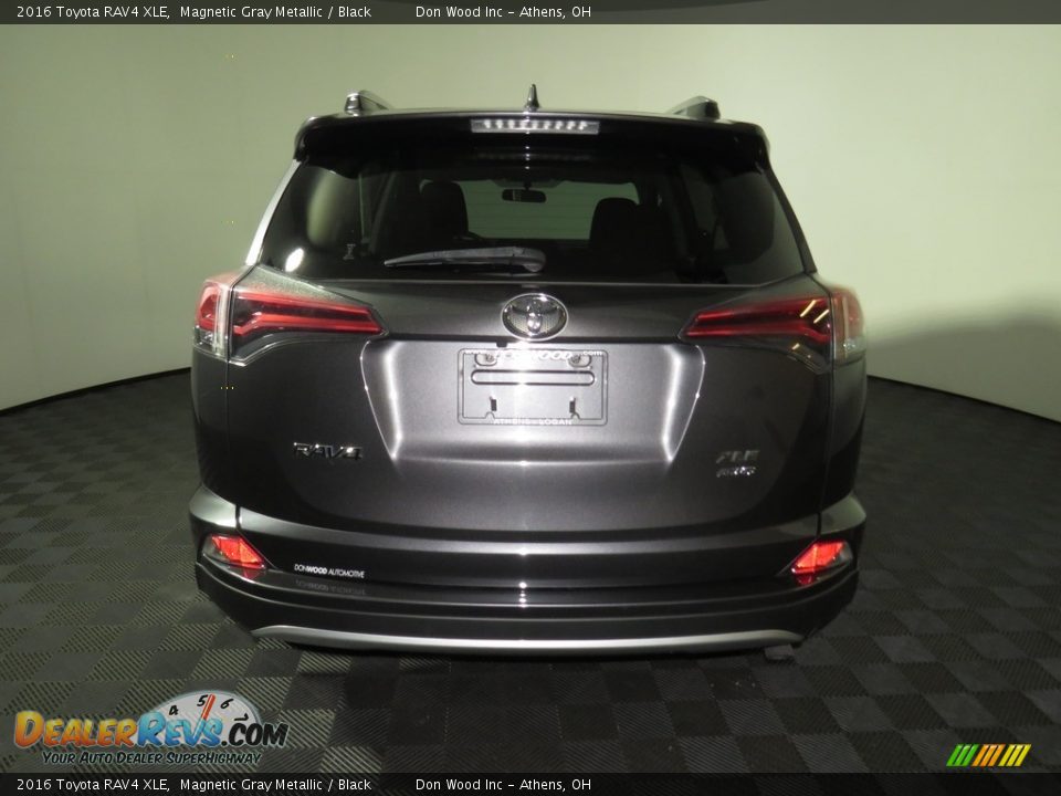 2016 Toyota RAV4 XLE Magnetic Gray Metallic / Black Photo #12